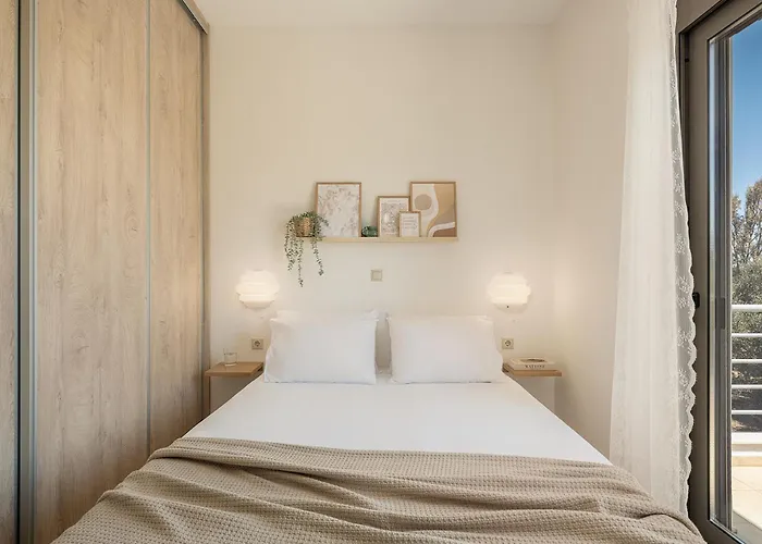 Sol Luxury Apartment - Close To The Beach With A Private Mini Pool