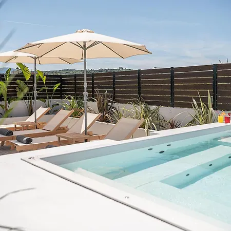 Sol Luxury Apartment - Close To The Beach With A Private Mini Pool Ханья Экстерьер фото