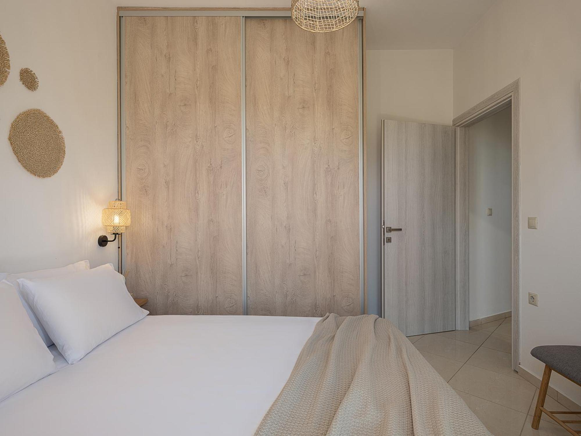 Sol Luxury - Close To The With A Private Mini Pool Hania