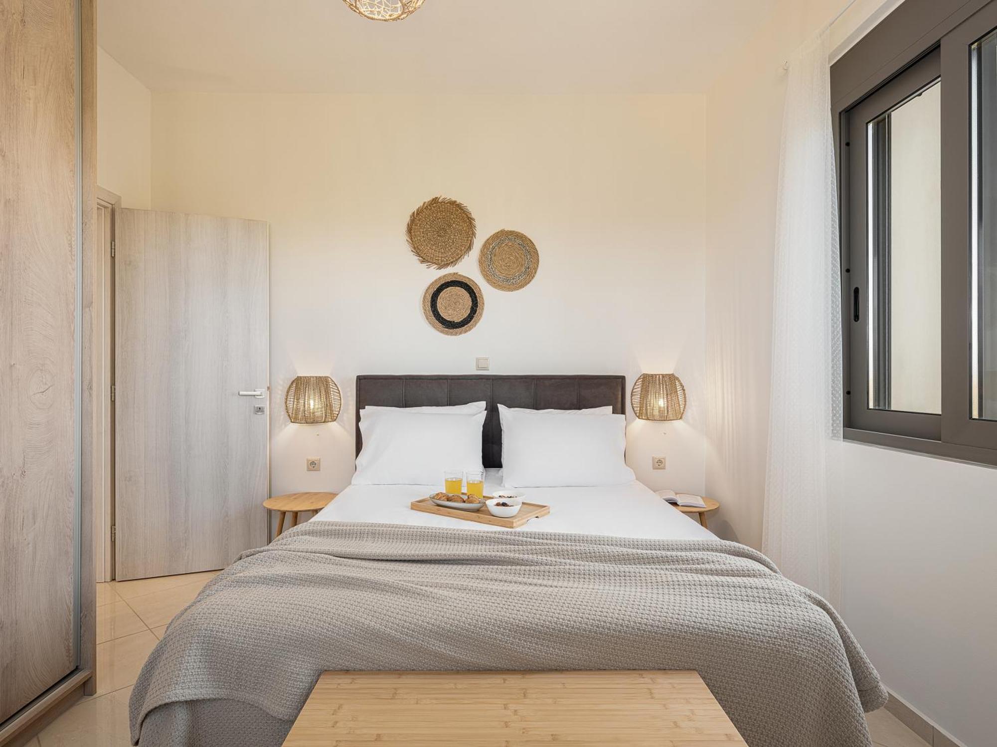 Sol Luxury - Close To The With A Private Mini Pool Hania