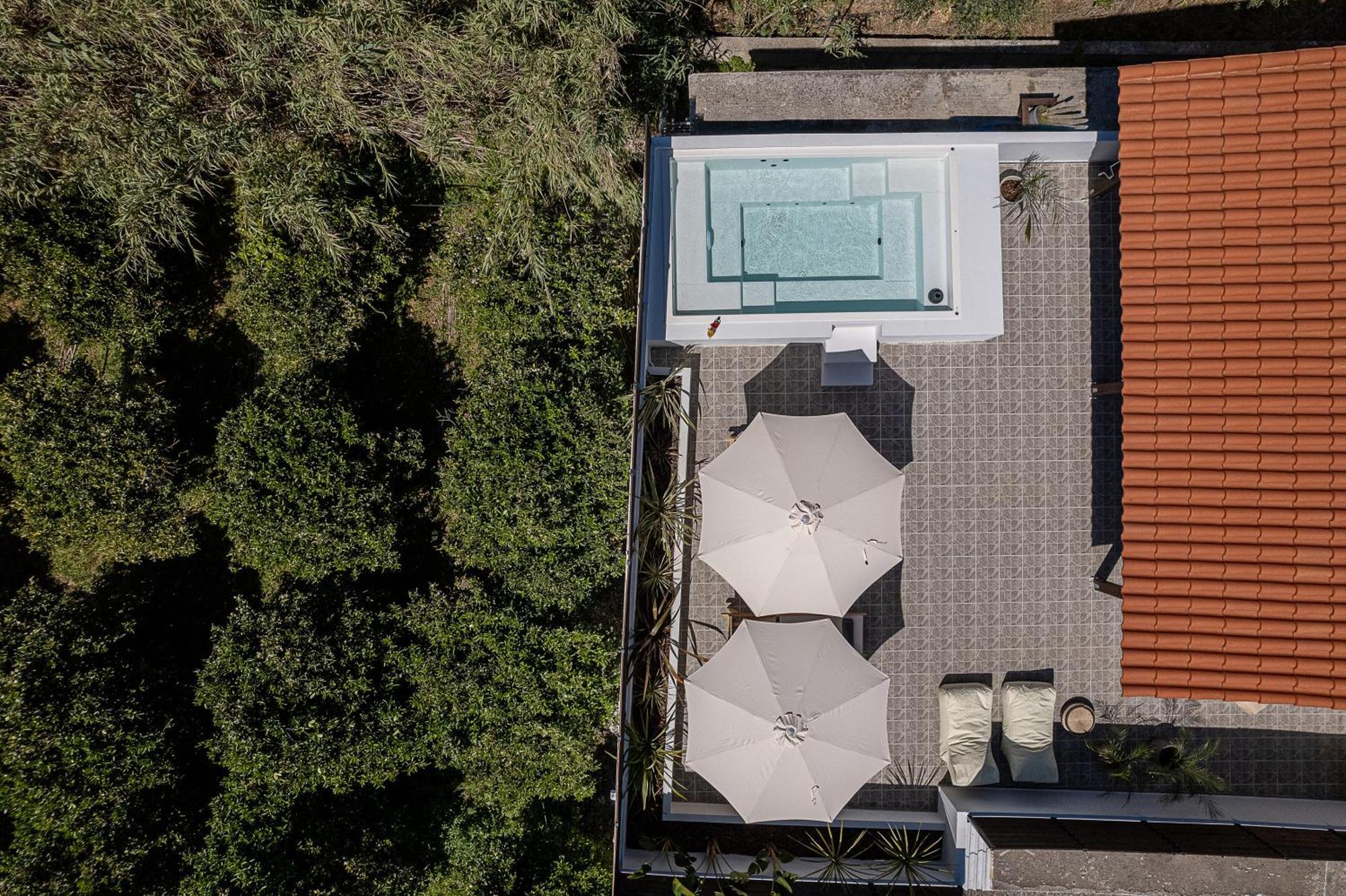 Sol Luxury - Close To The With A Private Mini Pool Hania